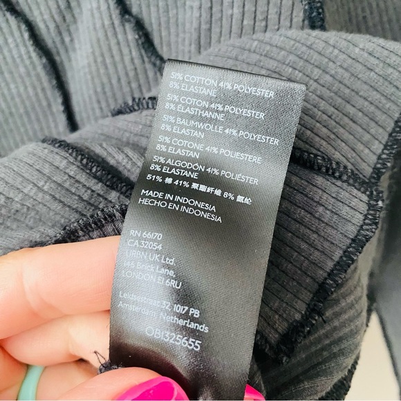 Urban Outfitters Long Sleeve Button Up Crop Top Charcoal Sz Small - Picture 6 of 8